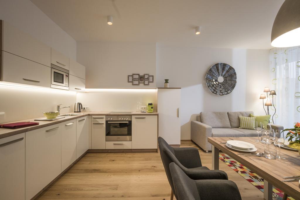 Private Living Apartments Kufstein Bagian luar foto