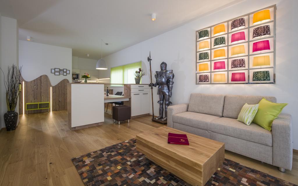Private Living Apartments Kufstein Bagian luar foto