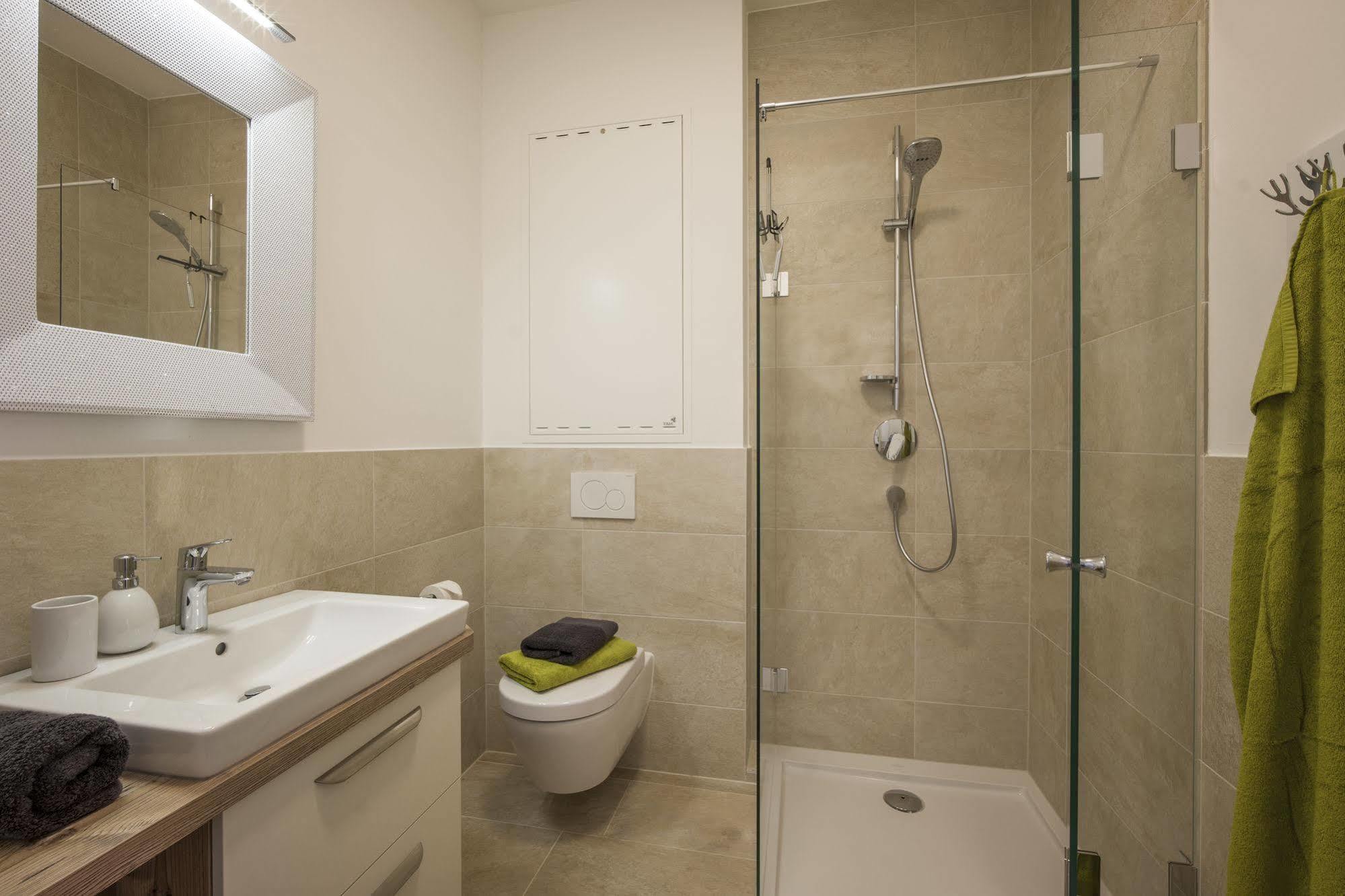 Private Living Apartments Kufstein Bagian luar foto