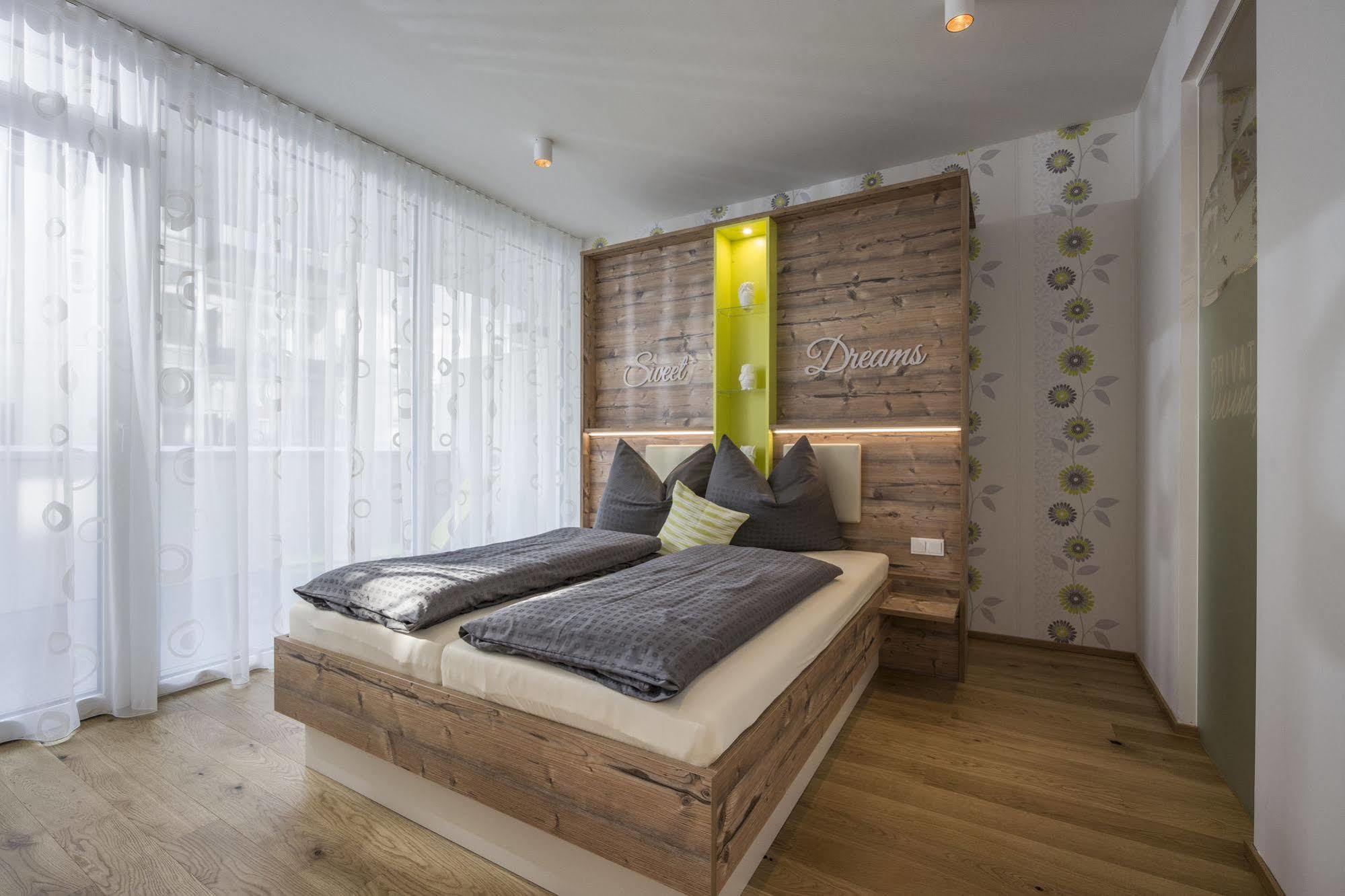 Private Living Apartments Kufstein Bagian luar foto