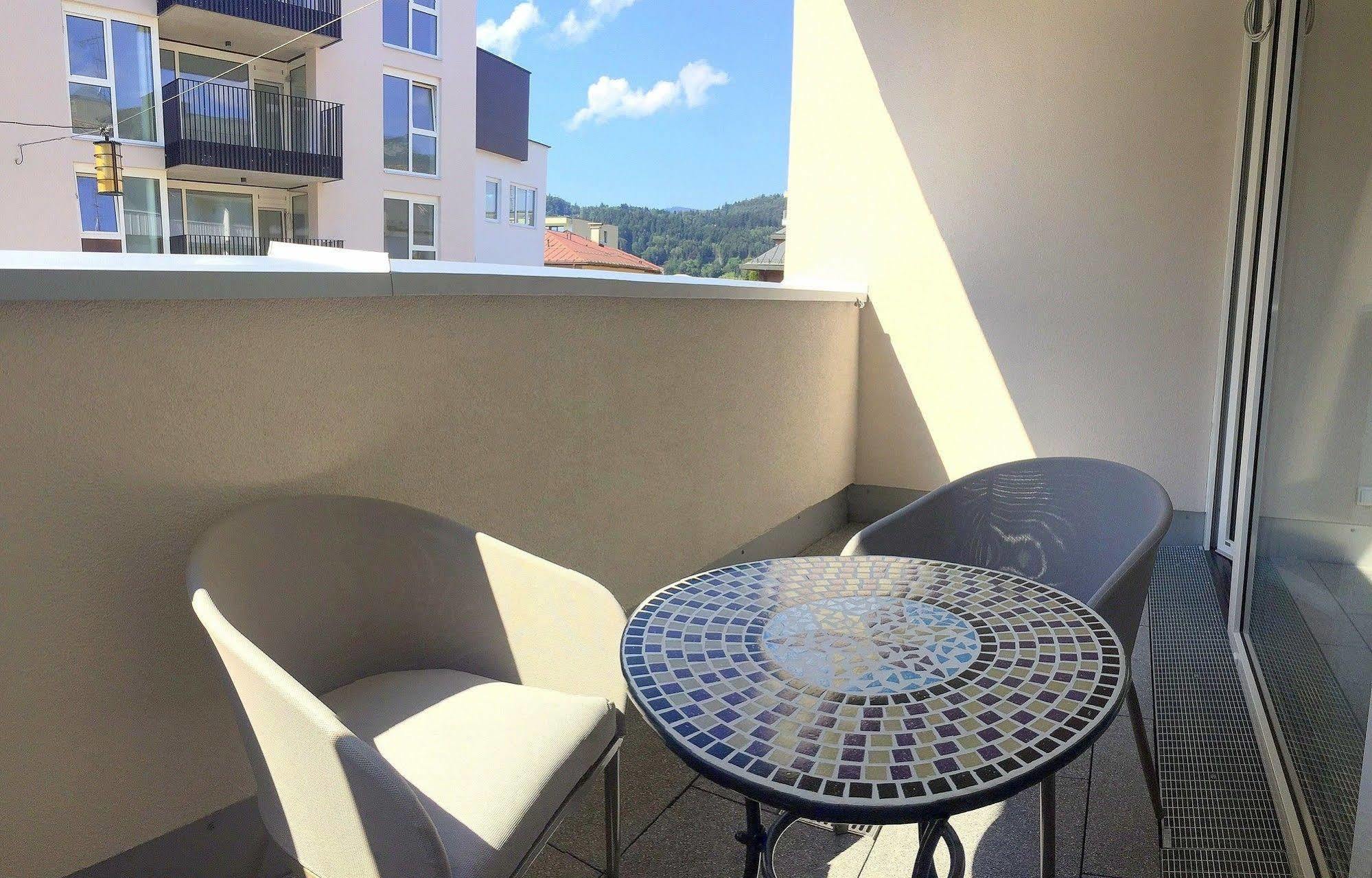 Private Living Apartments Kufstein Bagian luar foto