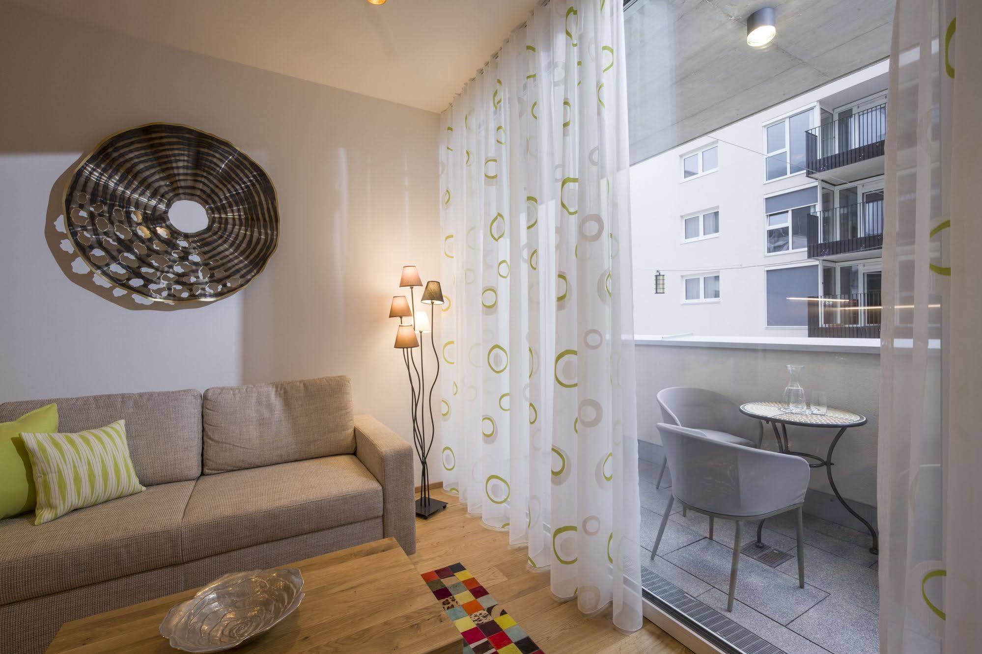 Private Living Apartments Kufstein Bagian luar foto