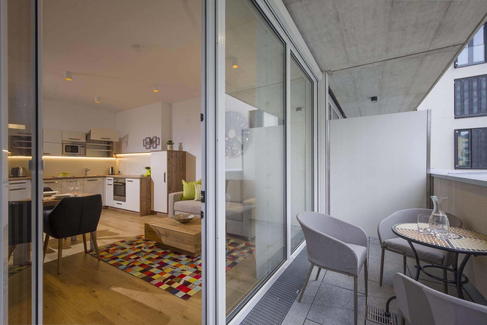 Private Living Apartments Kufstein Bagian luar foto