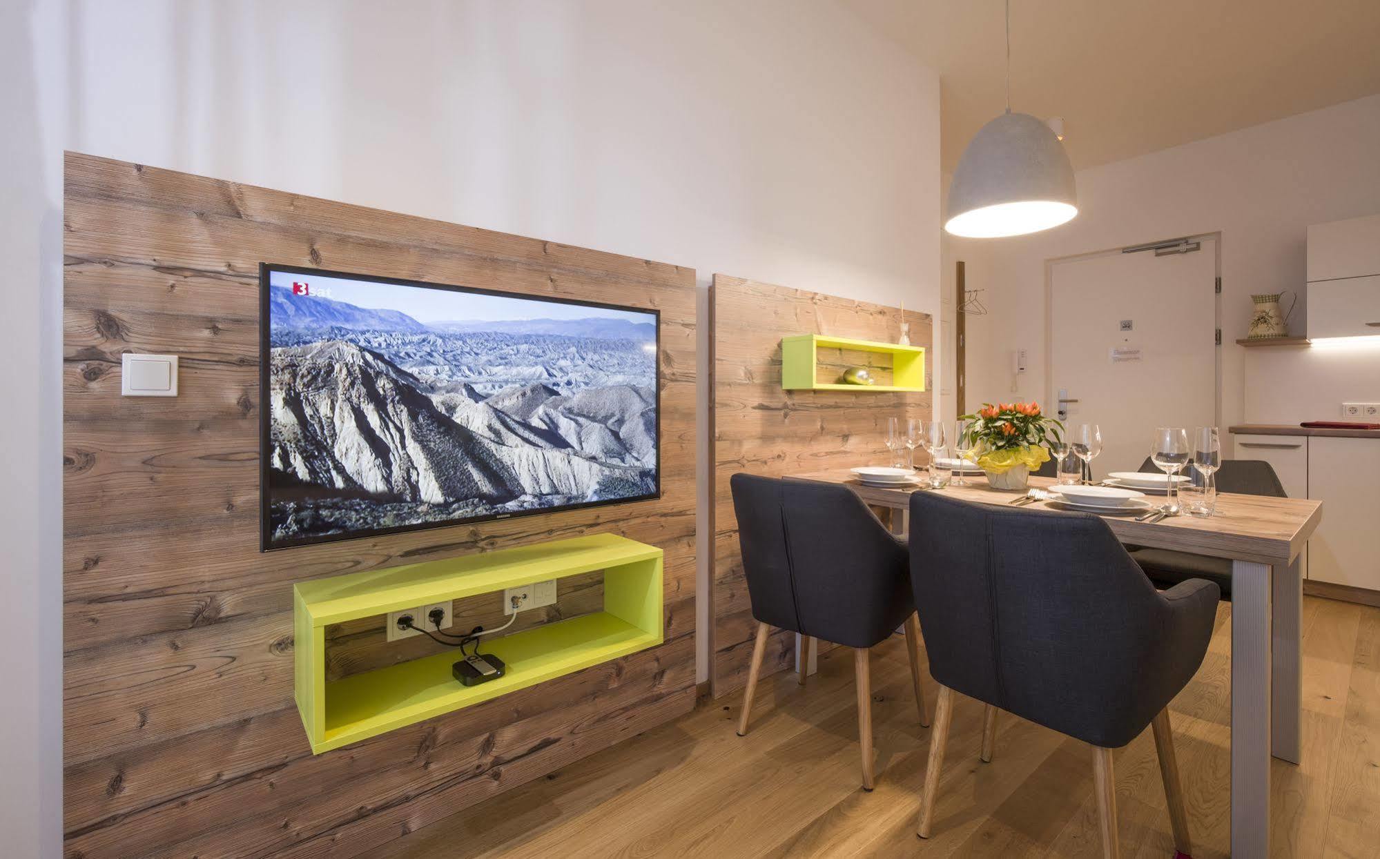 Private Living Apartments Kufstein Bagian luar foto