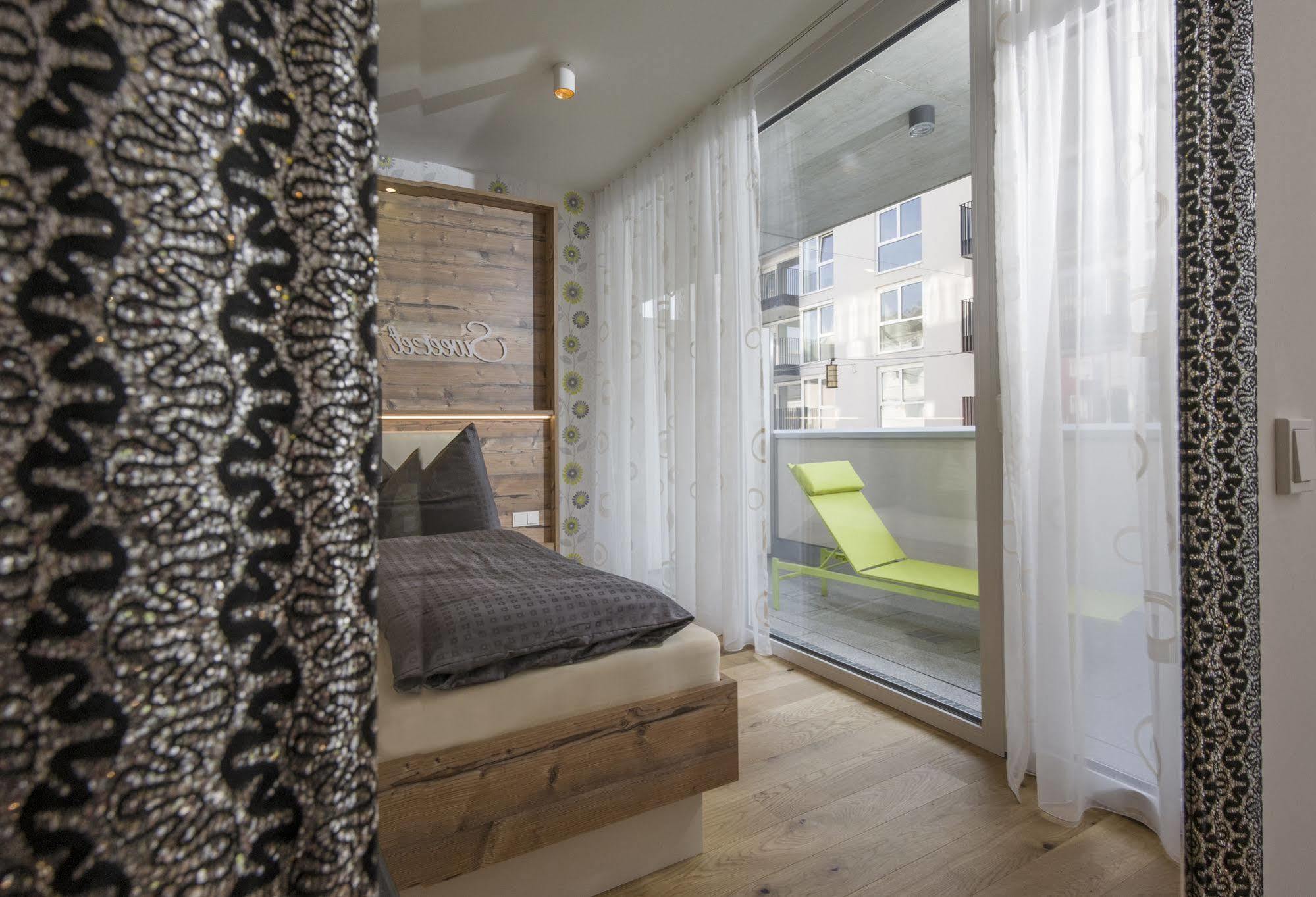 Private Living Apartments Kufstein Bagian luar foto